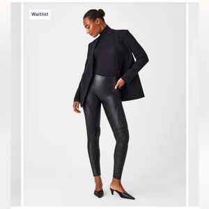 Spanx Faux Leather Moto Leggings in Very Black size medium